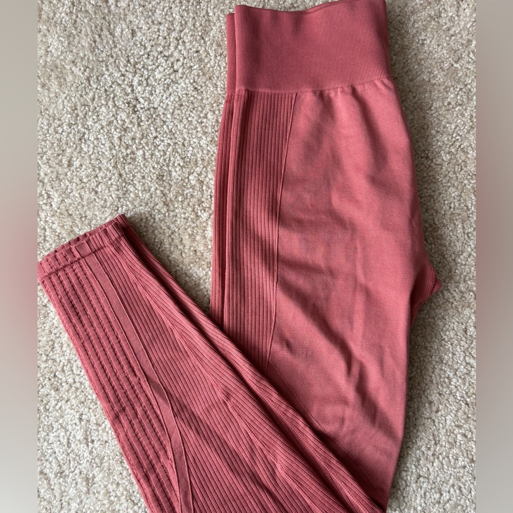 H&M Sport Leggings M Salmon